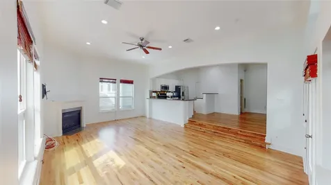 5843 Petty Street C Houston TX 77007
