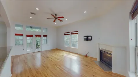 5843 Petty Street C Houston TX 77007