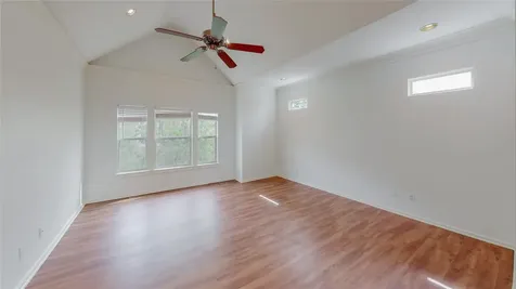 5843 Petty Street C Houston TX 77007