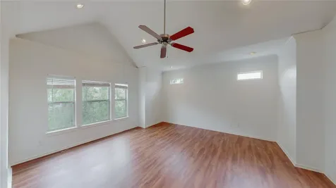 5843 Petty Street C Houston TX 77007