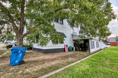 158 E Colorado La Grange TX 78945