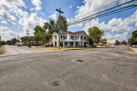 158 E Colorado La Grange TX 78945