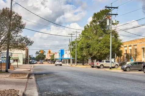 158 E Colorado La Grange TX 78945