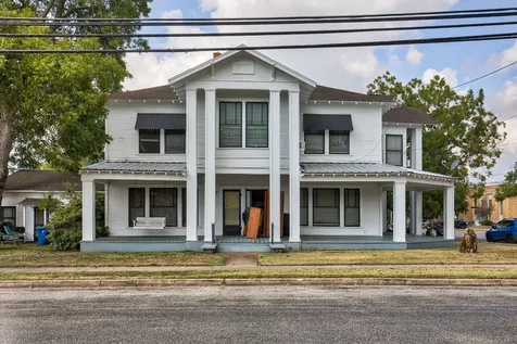 158 E Colorado La Grange TX 78945