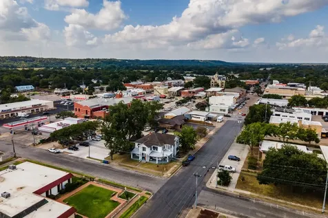 158 E Colorado La Grange TX 78945