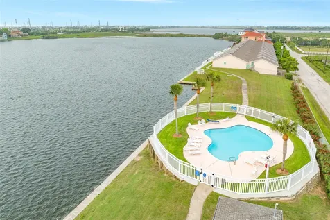 10209 Schaper Road Galveston TX 77554