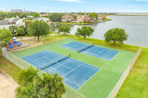 10209 Schaper Road Galveston TX 77554