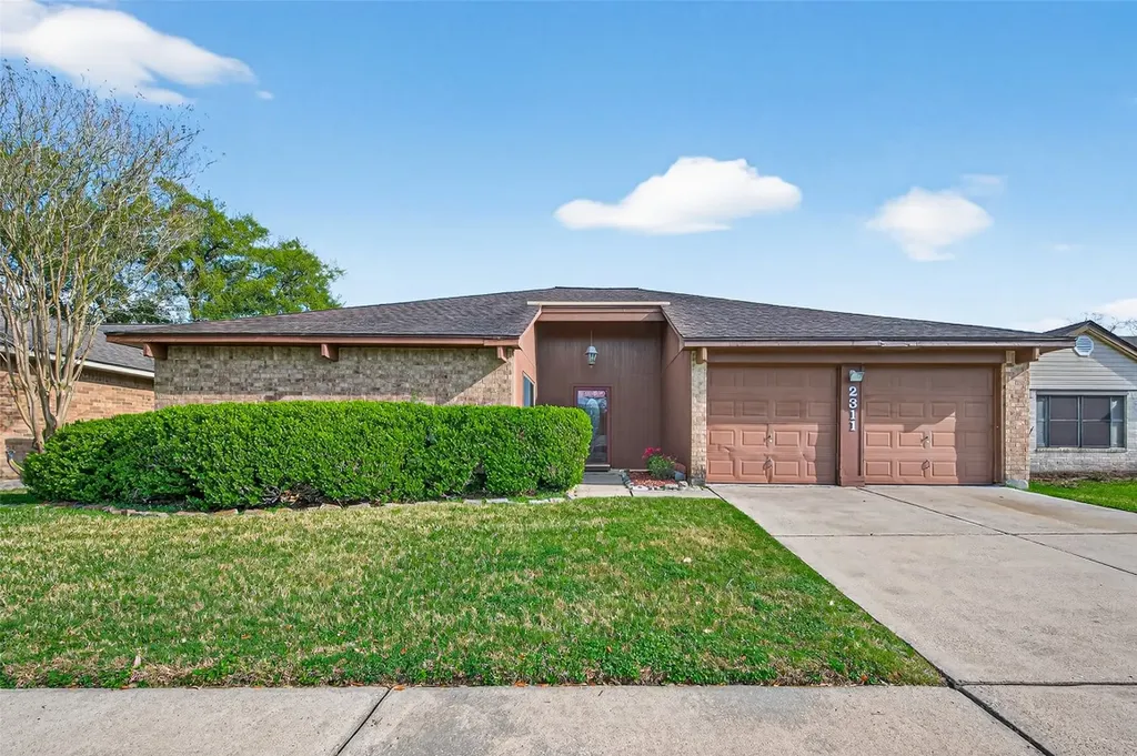 2311 Leading Edge Drive Friendswood TX 77546