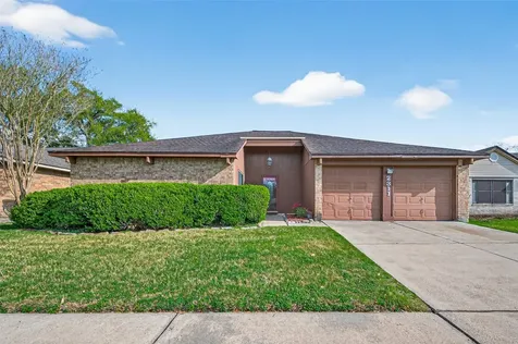 2311 Leading Edge Drive Friendswood TX 77546