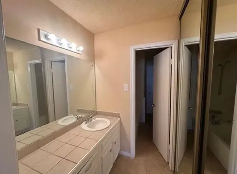 5921 Arncliffe Drive 5921 Houston TX 77088