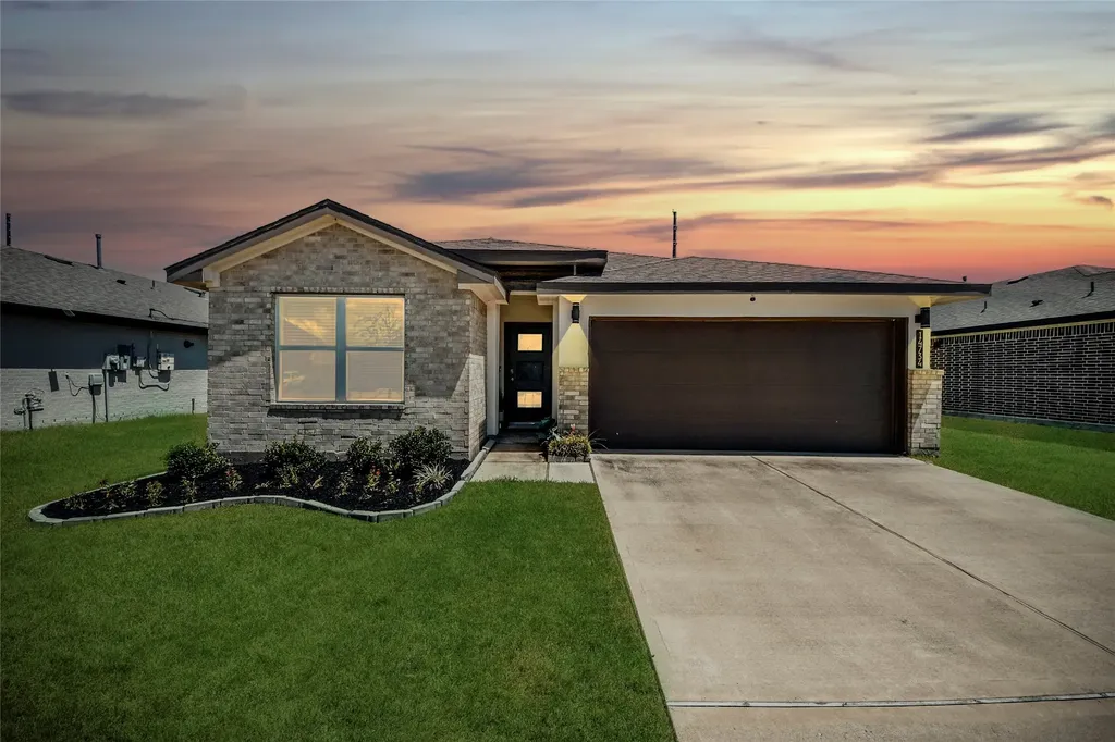 14734 Sweetwater Drive Baytown TX 77523