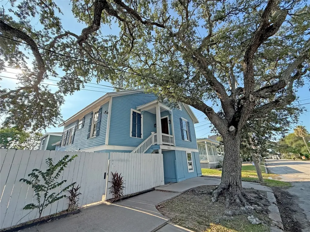 1415 Moody Avenue Galveston TX 77550