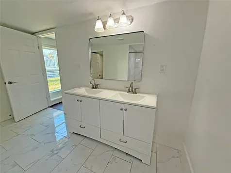 1415 Moody Avenue Galveston TX 77550