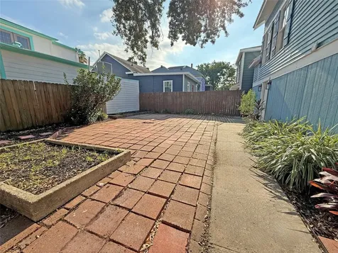 1415 Moody Avenue Galveston TX 77550