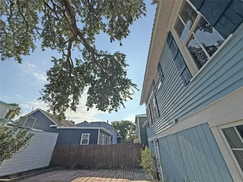 1415 Moody Avenue Galveston TX 77550