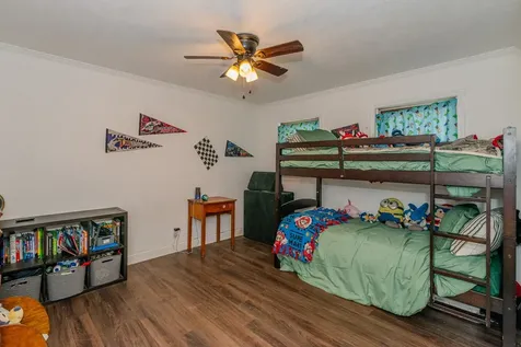 711 S 6th Street Nederland TX 77627