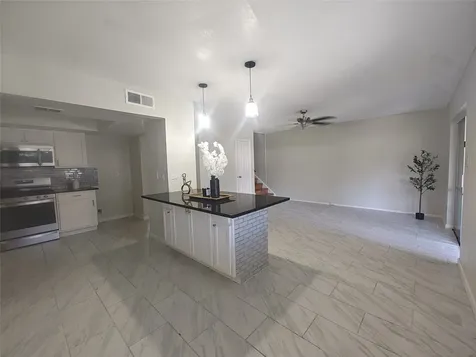 2252 Shadowdale Drive 362 Houston TX 77043