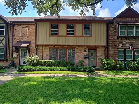 2252 Shadowdale Drive 362 Houston TX 77043