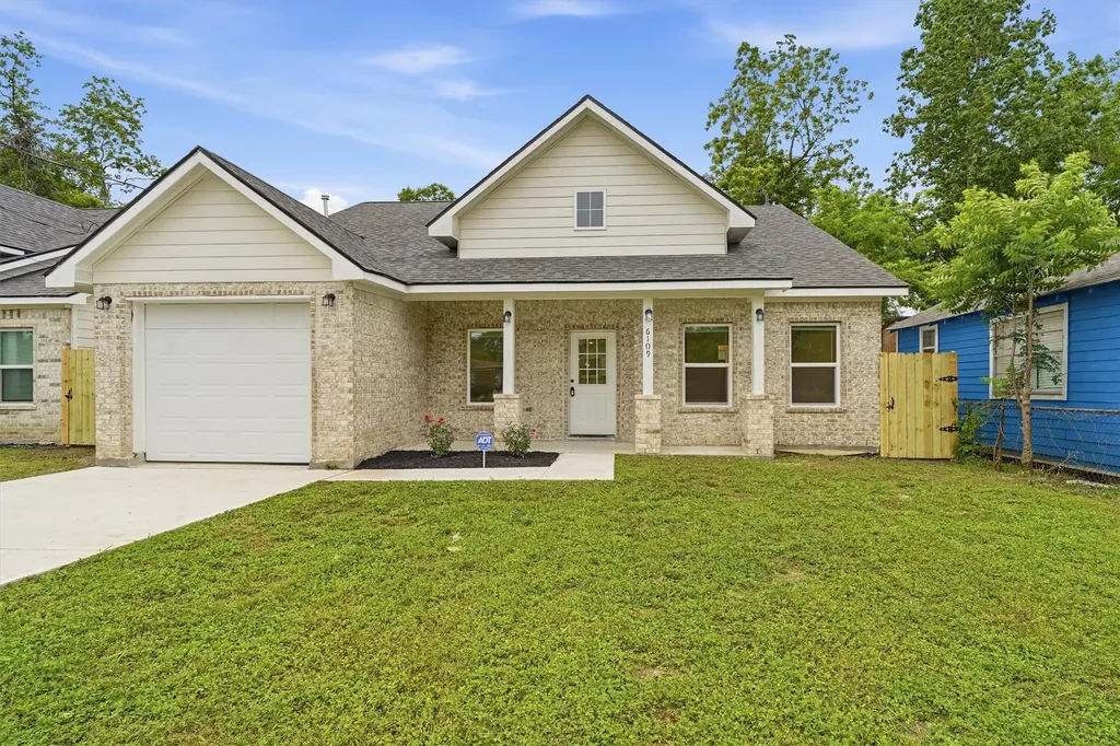 6109 Woodrow Street Texas City TX 77591