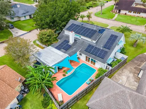 1902 Port Royal Drive Nassau Bay TX 77058