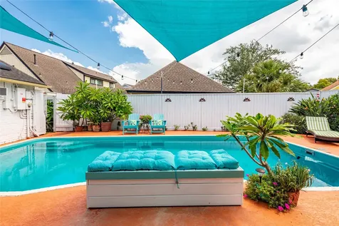 1902 Port Royal Drive Nassau Bay TX 77058