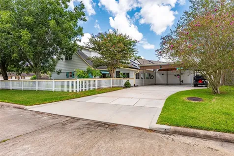 1902 Port Royal Drive Nassau Bay TX 77058