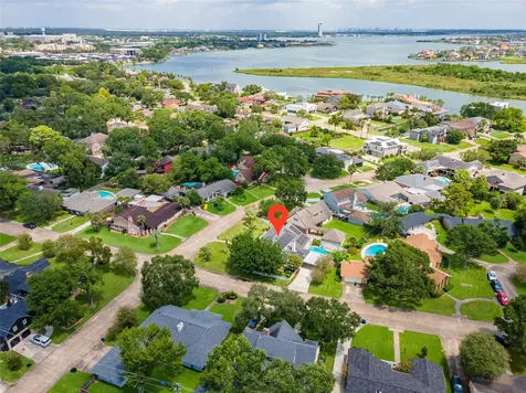 1902 Port Royal Drive Nassau Bay TX 77058