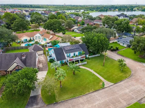 1902 Port Royal Drive Nassau Bay TX 77058