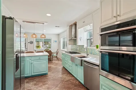 1902 Port Royal Drive Nassau Bay TX 77058