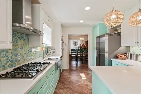 1902 Port Royal Drive Nassau Bay TX 77058