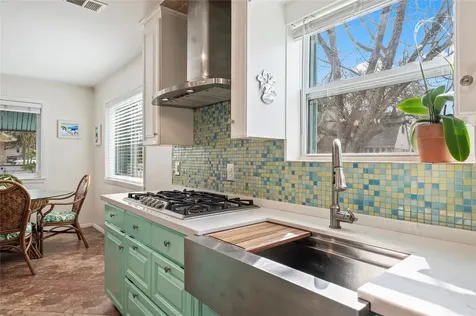 1902 Port Royal Drive Nassau Bay TX 77058