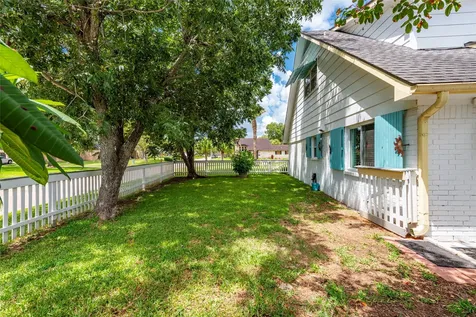1902 Port Royal Drive Nassau Bay TX 77058