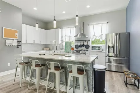 613 Oakdale Street Shoreacres TX 77571