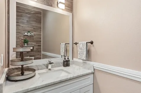 613 Oakdale Street Shoreacres TX 77571