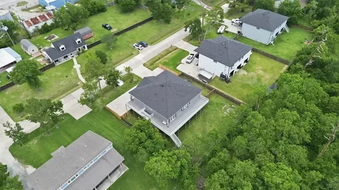 613 Oakdale Street Shoreacres TX 77571