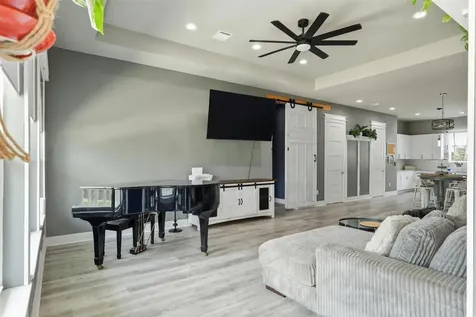 613 Oakdale Street Shoreacres TX 77571