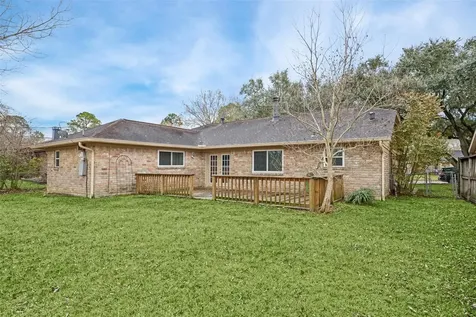103 Brigadoon Lane Friendswood TX 77546