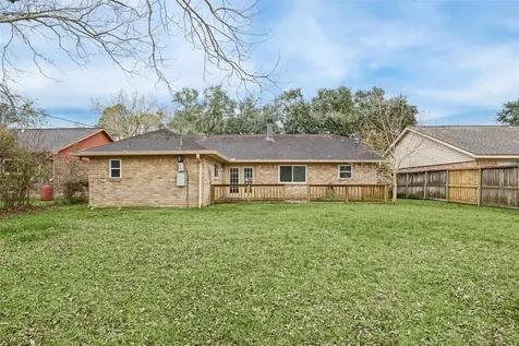 103 Brigadoon Lane Friendswood TX 77546