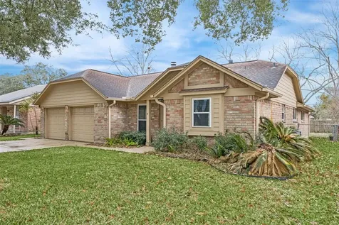 103 Brigadoon Lane Friendswood TX 77546
