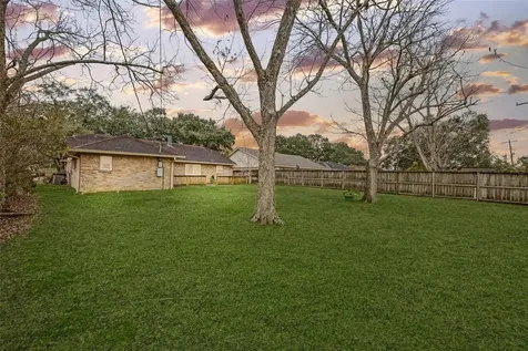 103 Brigadoon Lane Friendswood TX 77546