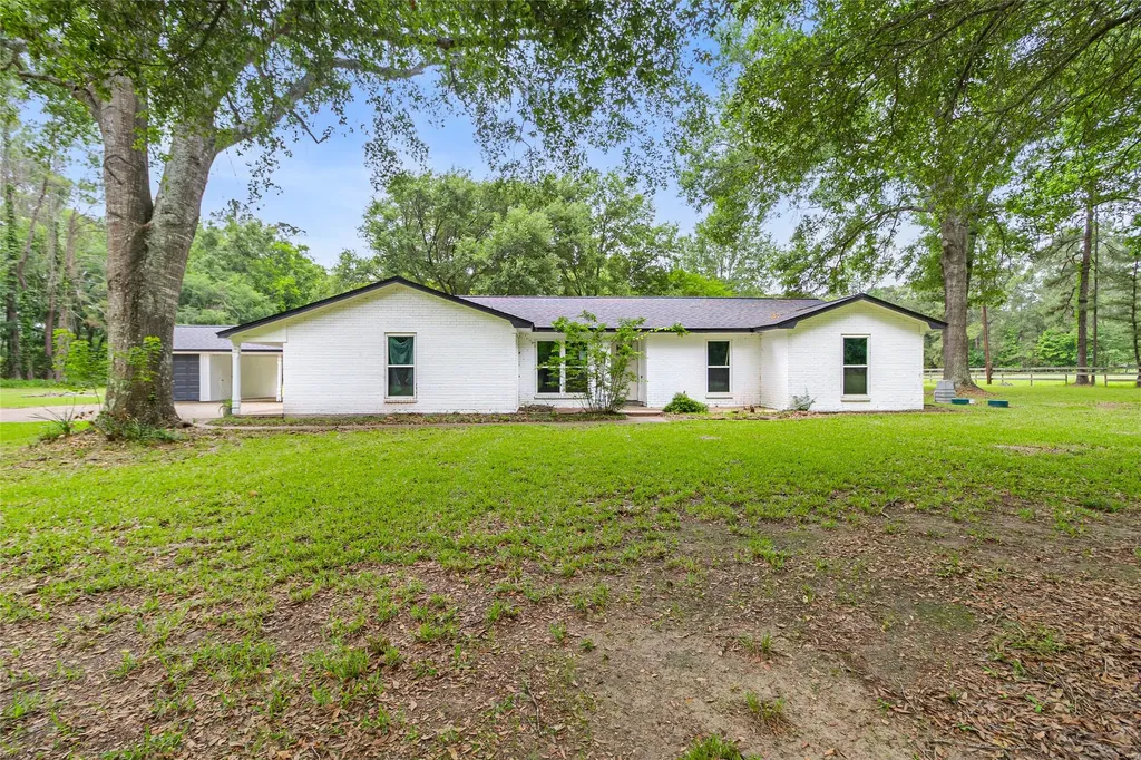 74 Robinson Road Huntsville TX 77320