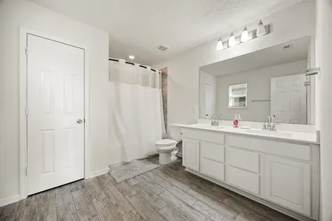 15606 Clearwater Bend Drive Houston TX 77044