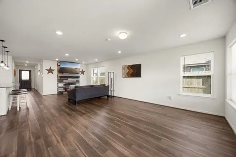 15606 Clearwater Bend Drive Houston TX 77044
