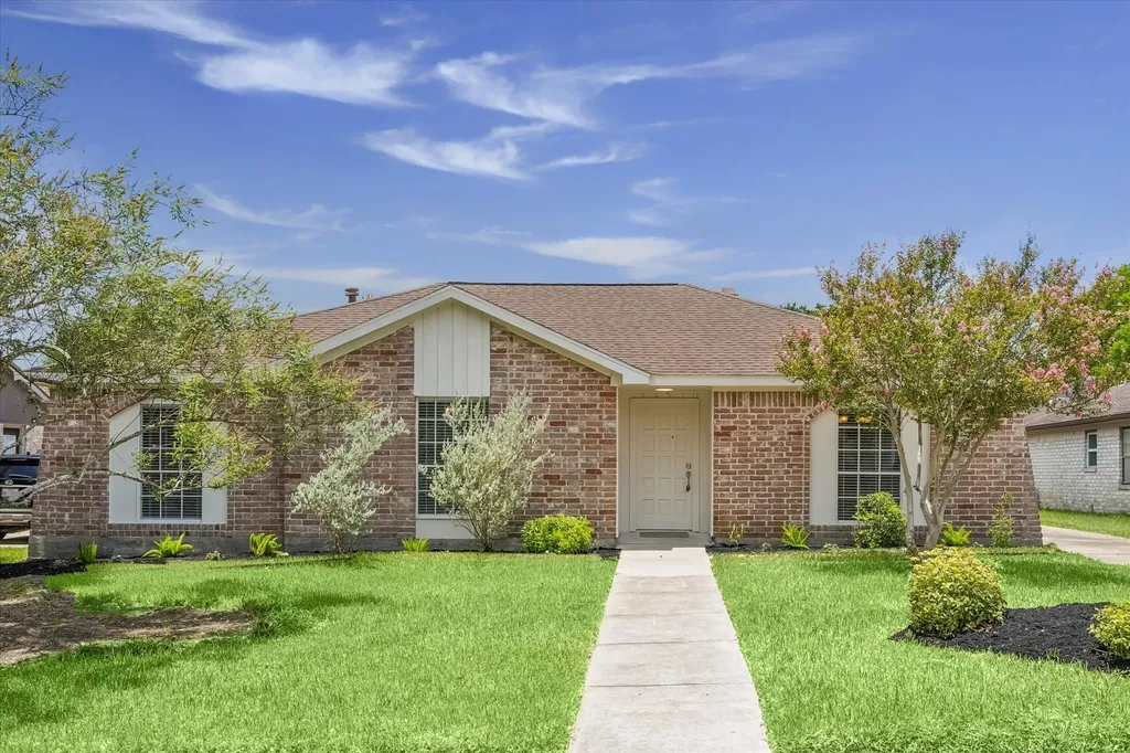 12050 Sturdivant Street Meadows Place TX 77477