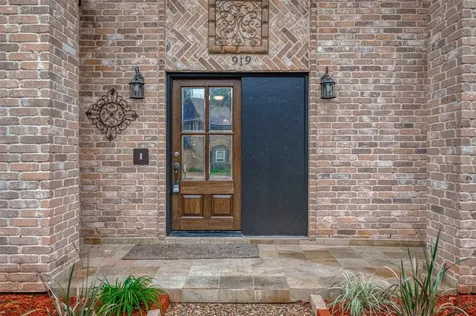 919 Mockingbird Way Sugar Land TX 77478