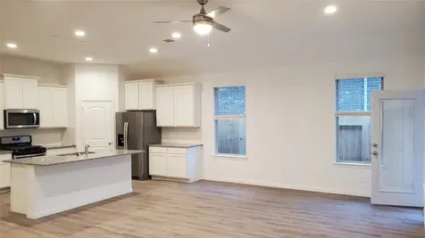 1376 Grays Gully Montgomery TX 77316
