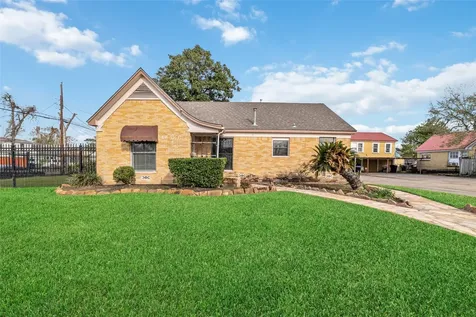 5012 Irvington Boulevard Houston TX 77009