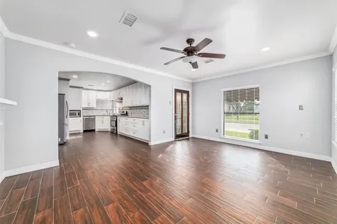 5012 Irvington Boulevard Houston TX 77009