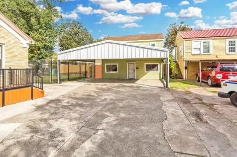 5012 Irvington Boulevard Houston TX 77009