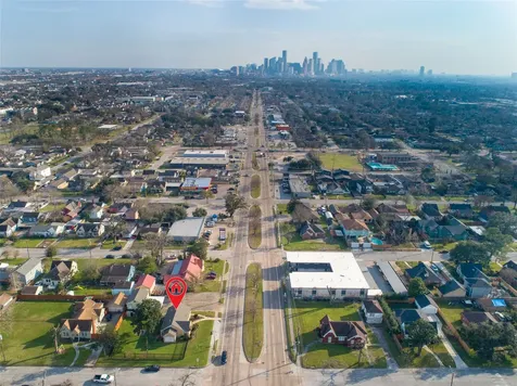 5012 Irvington Boulevard Houston TX 77009